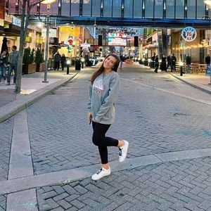 Meet your Posher, Natalie